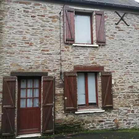 Le De La Maison Rouge