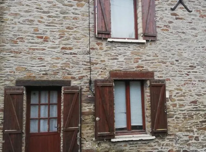 Le De La Maison Rouge