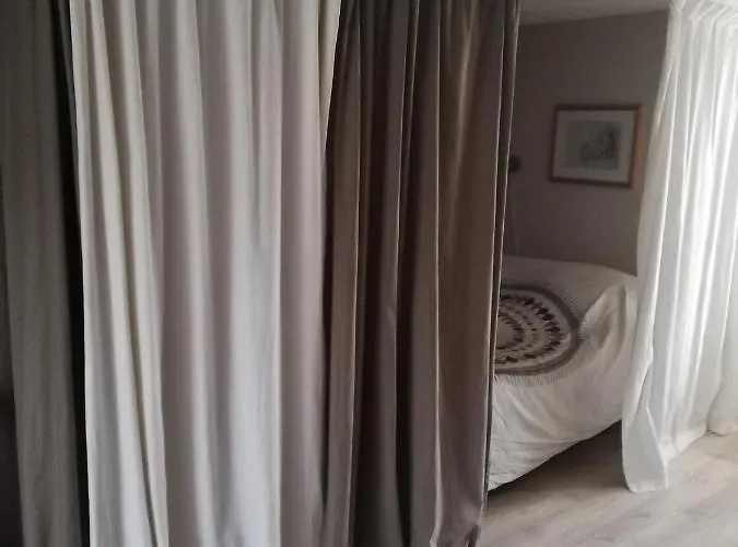 Le De La Maison Rouge * Anctoville