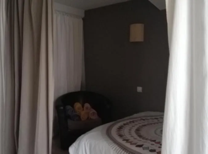 Le De La Maison Rouge Anctoville