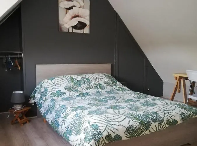 Le De La Maison Rouge Nyaraló Anctoville